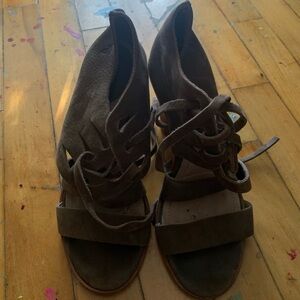 Frye Sofia lace up brown Suede Women's Sandals